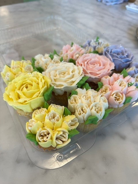 Mini Vanilla Floral Cupcakes (1 Dozen)