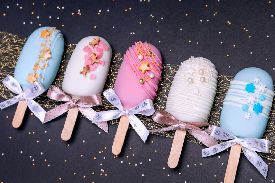 Assorted Deluxe Cake Pops (1 Dozen)